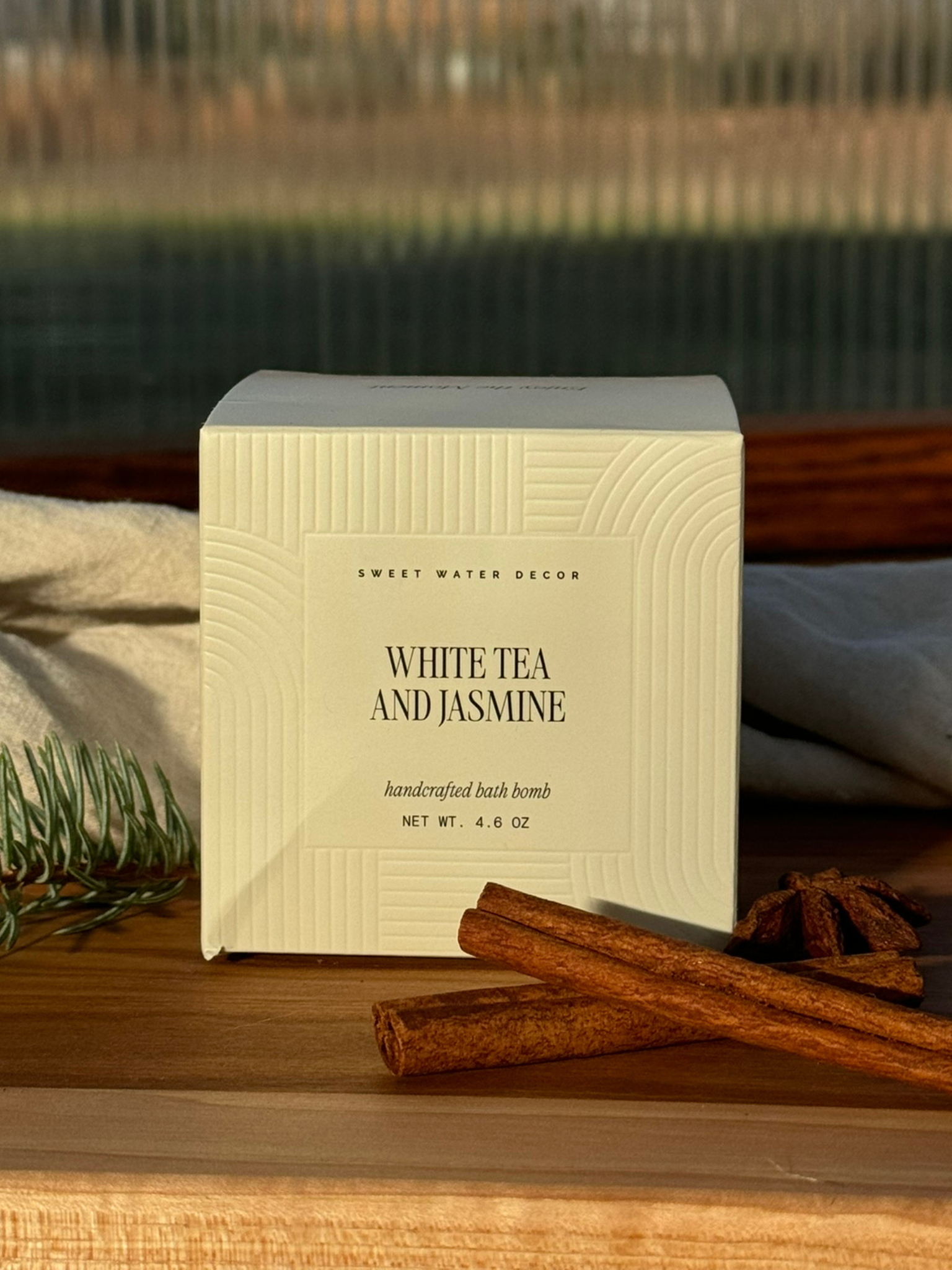 White Tea & Jasmine Bath Bomb